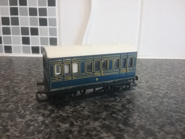 OO GAUGE HORNBY 4 Wheeled Blue Coach With Rear Window Gc £6.50 ...