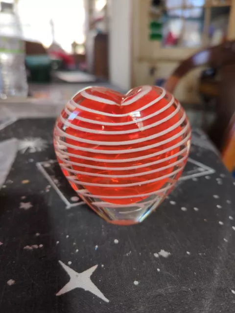 Art Glass Heart Bud Vase Paperweight Hand Blown Red White Swirl stripe 3.25” x4”