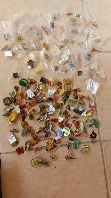 Lot De 19 Pins – Cheval, Course, Tiercé, Hippodrome – Collection