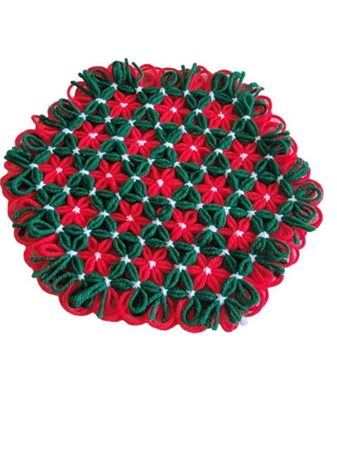 Vintage Chtistmas Doily Handmade Table Centerpiece Red And Green