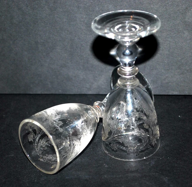 SAINT-LOUIS BACCARAT? 2 verres à liqueur fleuri gravure acide "cristal de roche"