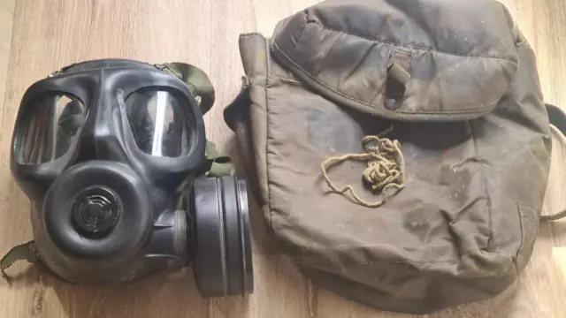 British Army S6 Respirator Gas Mask and Bag