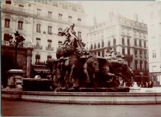 France, Lyon, Vue de la Fontaine place des Terreaux, Vintage print, circa 1890 T