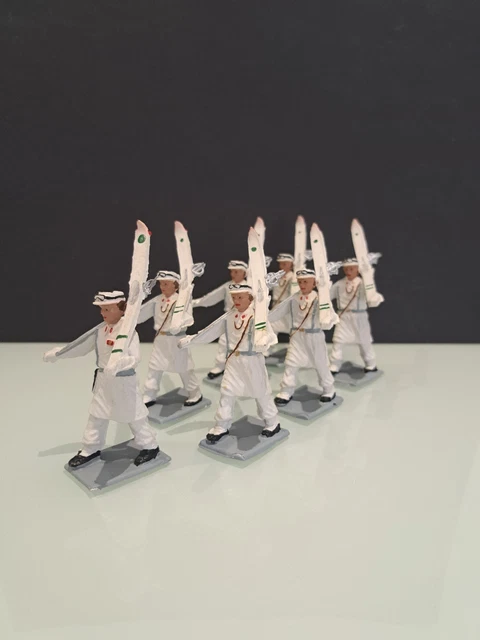 Figurine Résine Armée Française à Peindre - Garde Républicaine Porte-drapeau - Échelle 54-60mm