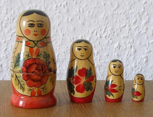 Matrjoschka! Matroschka! Babuschka! 4 Holzpuppen aus UdSSR! ALT & SCHÖN!