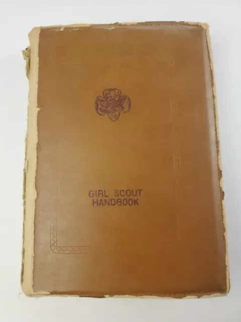 Girl Scout Handbook for the Intermediate Program. N.Y. 1945. 8th Impression