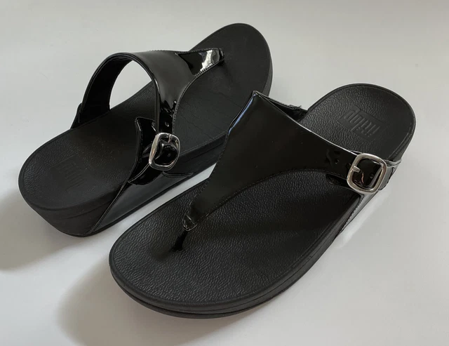 Fitflop Sandals Womens Size 8 Black Patent Leather Slip On Wedge Thong Shoes