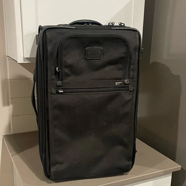 Tumi Alpha 22’’ frequent traveler expandable 2 wheeled carry on luggage NO PULL
