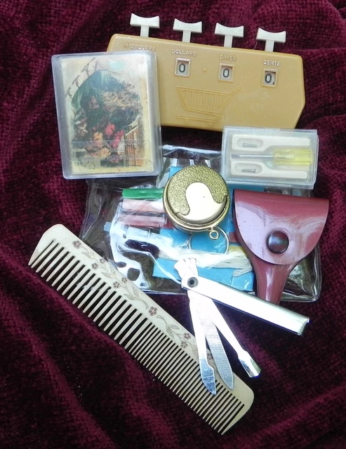 Misc Vintage Lot: 'Grocery'counter,Travel Clothes Line/Pins, Qtr Holder, Comb + 