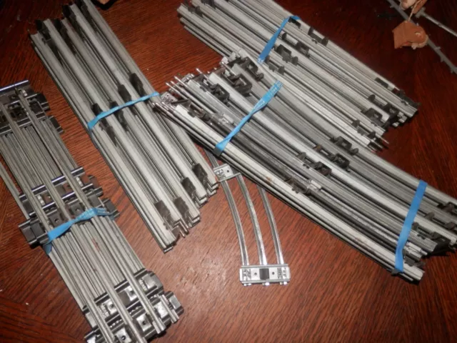 LOT of Vtg LIONEL Train Tracks O-Gauge Staight and curved track, 22 pieces
