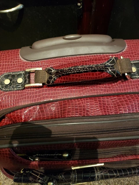 Samantha Brown Classic Red  Croc Embossed 22" Spinner Wheeled Upright Luggage 3