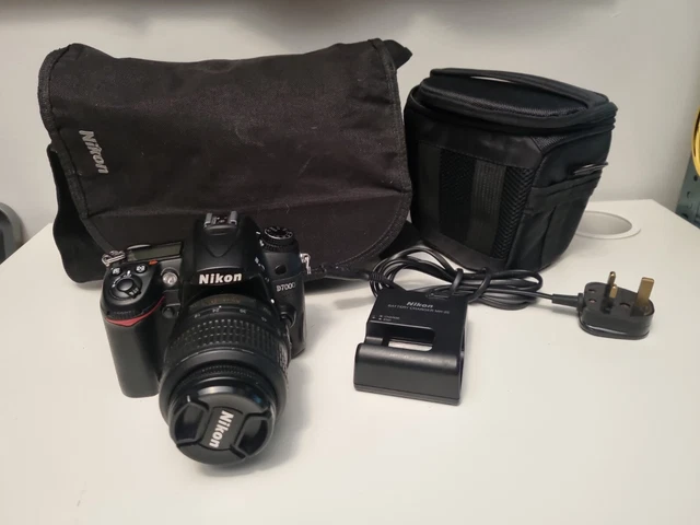 Nikon D D7000 16.2MP Digital SLR Camera - Black (Kit w/ VR 18-55mm + Bag