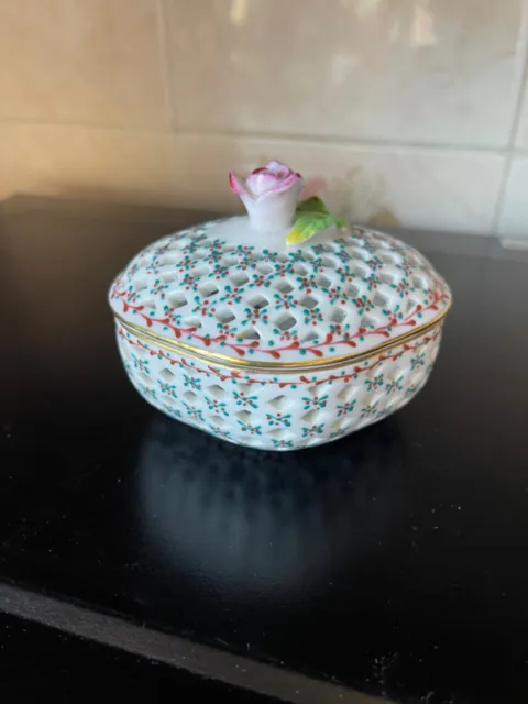 De la Reine lattice Porcelain Trinket￼ dish rose finial vintage