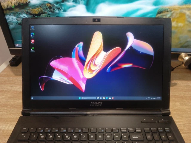 MSI GL62 6QF 15.6" Gaming Laptop  i7 6700HQ Turbo 3.5Ghz GTX 960M  12 GB Ram