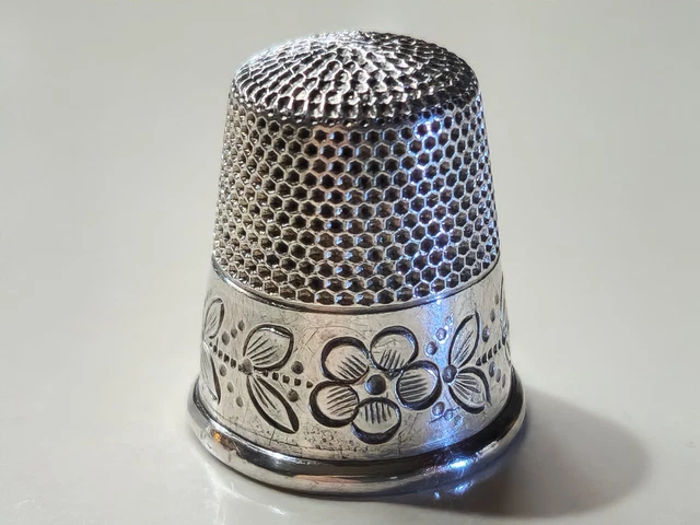Antique Webster Co Sterling Silver Thimble size 8 No holes c1890's EC