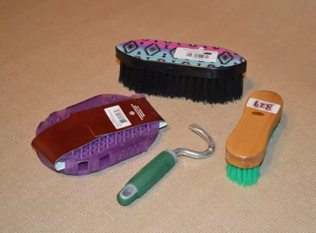 Horse Grooming Set (2 Brushes 1 Wash Mit 1 Hoof Pick) Item #645