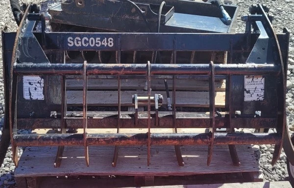 Used 48" Land Pride Clam Grapple and 42" Long Pallet Forks for Kubota BX mount Used 48" Land Pride Clam Grapple and 42" Long Pallet Forks for Kubota BX mount
