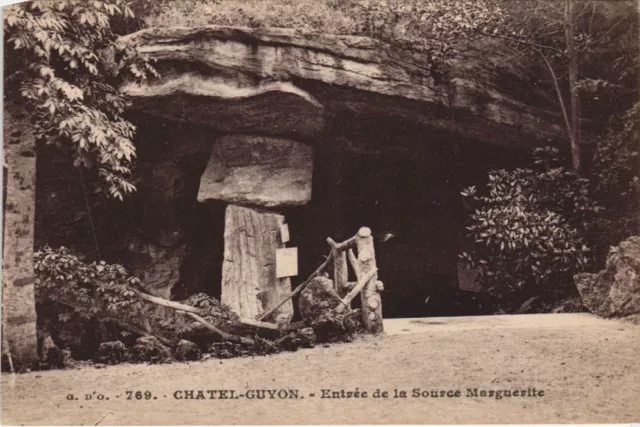 CPA Chatel-Guyon Entree de la Source Marguerite (1234505)