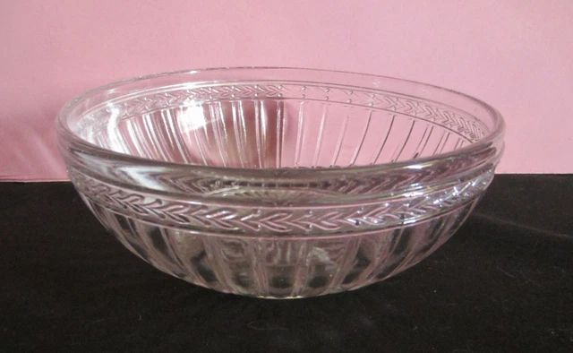 Creation Sur un ancien saladier en verre