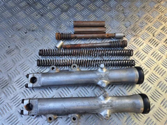 Suzuki GS550 GS?? GABELBEINE GS550 GABEL LINKS-RECHTS.  UNBEKANNTES MODELL.