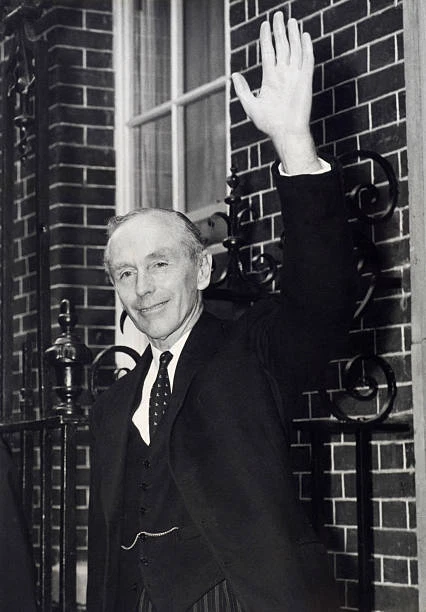 1963 BRITISH PRIME Minister Sir Alec Douglas Home waves as he leav- Old ...