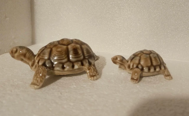 Vintage Wade Porcelain Tortoise - Mother & Baby Figurines - Animal Ornaments