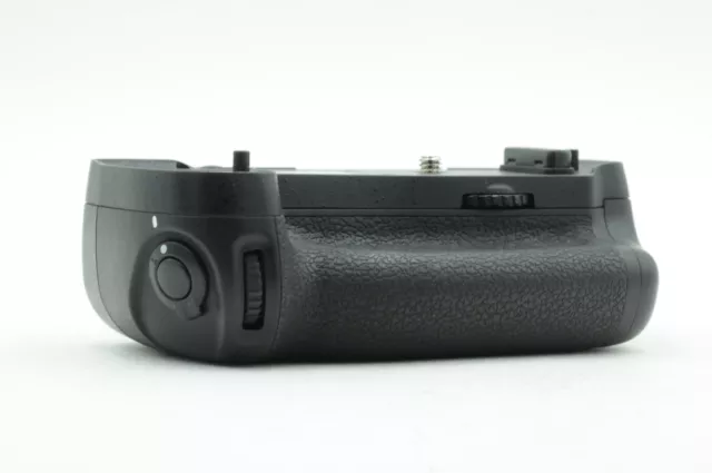 Genuine OEM Nikon MB-D16 Multi Power Battery Pack Grip for D750 #134