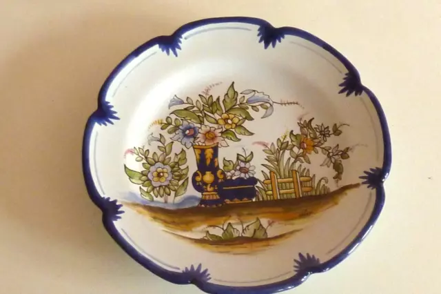 Nevers faïence E-Georges Assiette décor floral Réf  C/27