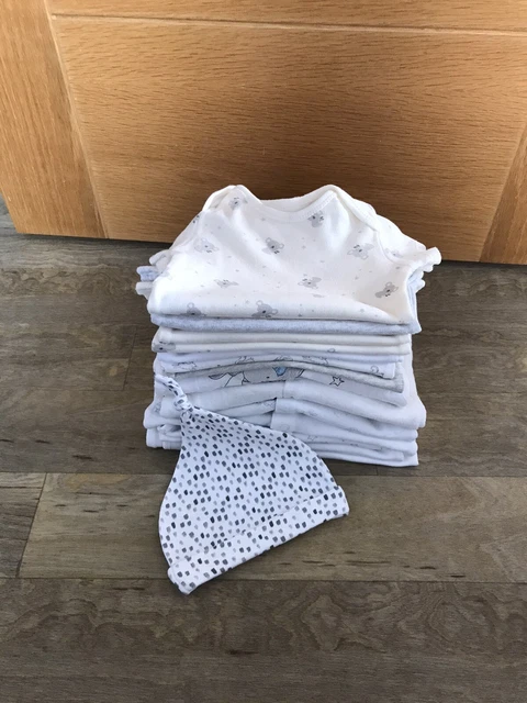 0-3 Month Gender Neutral / Unisex / Boy / Girl Clothes Bundle Great Condition. 9