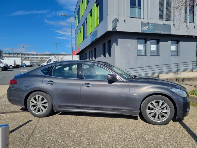 M 35h 3.5 V6 2WD 372 cv Boîte auto Hybride Full Option 8