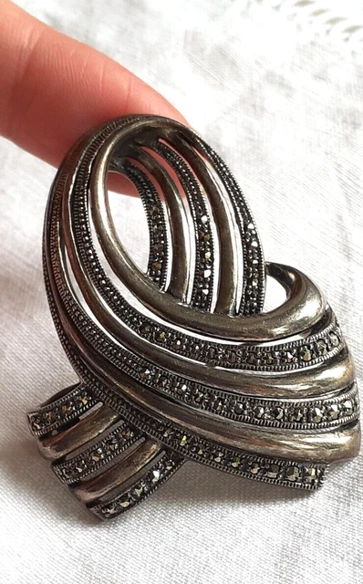 Magnifique Broche Art Déco En Argent 925 - Faon Décoré De Pierres D'hématite Et Rubis, Vintage