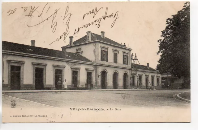 VITRY LE FRANCOIS - Marne - CPA 51 - vue exterieure de la gare - travaux