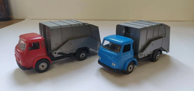Ancien plastique Saviem sg4 Camion poubelle benne ordures