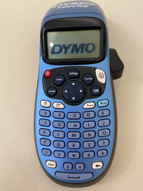 Dymo Letratag tragbarer Etikettenmacher mit gebrauchtem Teil weiße Papierrolle VOLLSTÄNDIG getestet