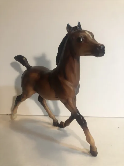 Breyer Reeves Pinto/Paint Horse Figurine 7” Tall Trot Brown Display