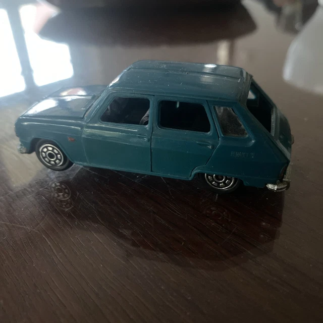 Norev ancien - Renault 16, couleur blanche, neuf en boite ref 3, Vente aux enchères : Jouets