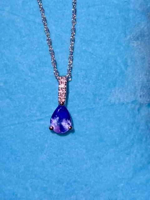 10 K Natural TANZANITE pendant white gold HELZBERG DIAMONDS