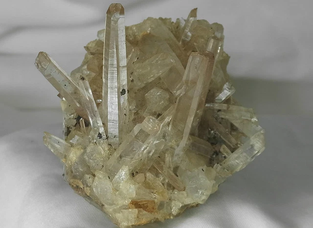 Wunderschöne Bergkristall-Stufe mit Eisenrosen 84mm  *TOP*