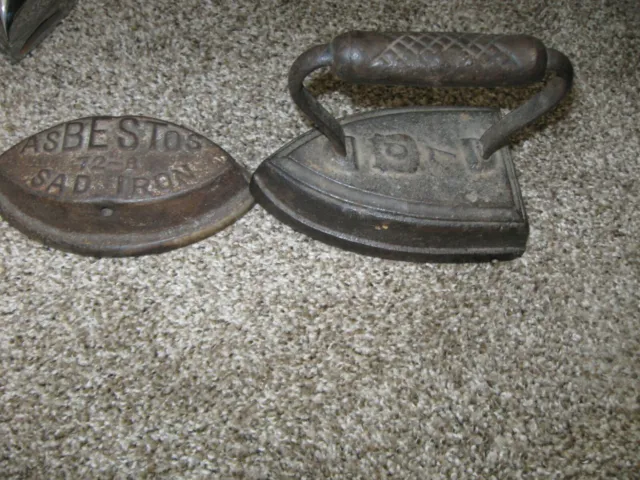 Lot of two antique Asbestos 72-B Sad Iron Vintage Solid Cast Iron & # 7 Iron
