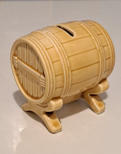 ANCIENNE TIRELIRE EN forme de tonneau en bois et laiton EUR 9,00 ANCIENNE TIRELIRE EN forme de tonneau en bois et laiton EUR 9,00