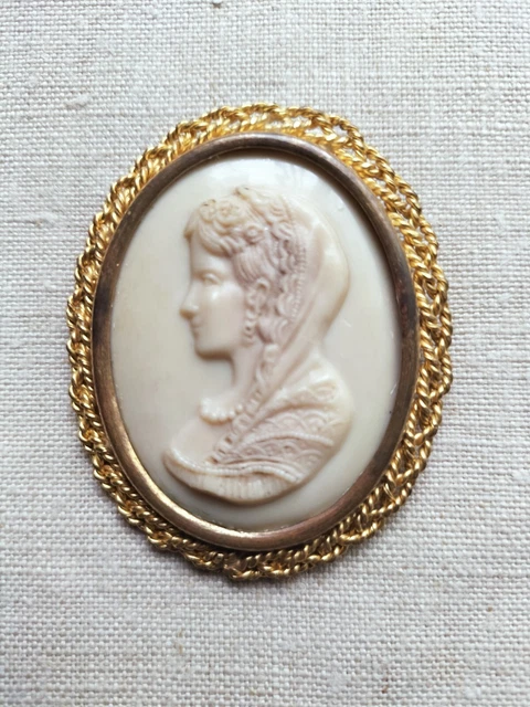 Broche Ancienne Limoges Romeo - Camée En Porcelaine - Laiton - Années 1940/50