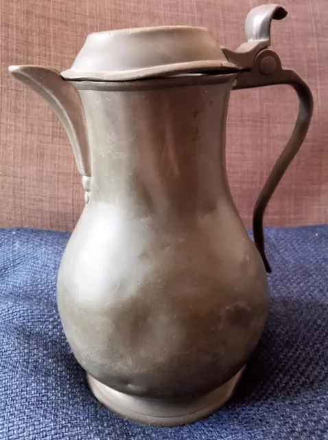 Dutch pewter lidded jug flagon