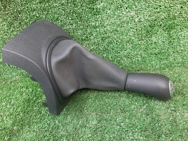 Renault Clio Mk3 Gear Stick Surround 8200393246