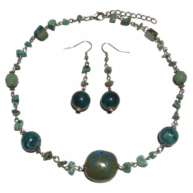 Parure Collier Boucles d'oreilles résine terre cuite pierres bleu turquoise