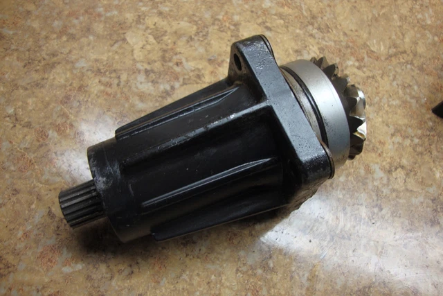 1985 Klf 185 A KLF185 Atv Bayou Motor Schaft Drive Bevel Gang Transfer Case N10