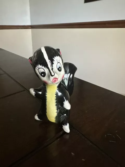 Vintage Skunk Figurine. Made In Japan