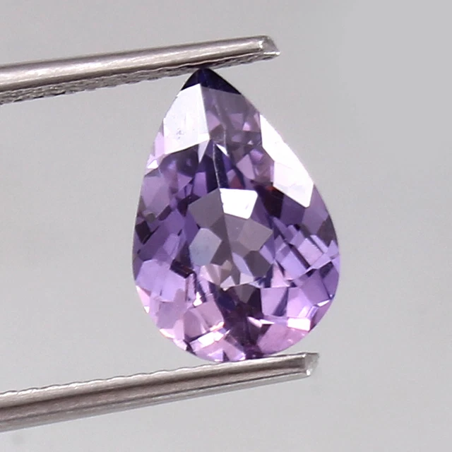 Saphir Violet Naturel De Ceylan - 27.05 Carats - Coupe Coussin - Certifié GIE - Non Chauffé