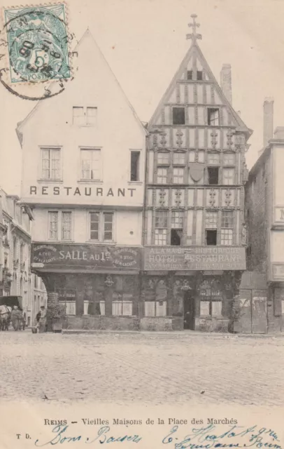 CPA 51 REIMS Vieilles maisons de la place des Marchés