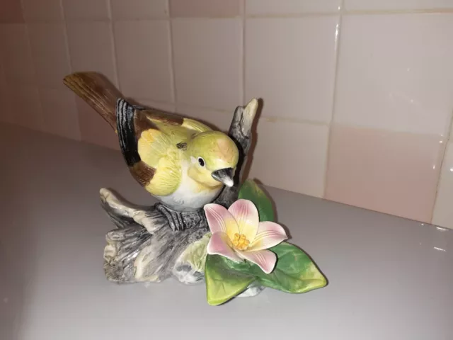 Beautiful Porcelain/Ceramic Bird with Flowers Sculpture 4.6"T x 7.5" x 5"
