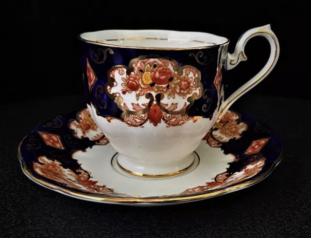 Royal Albert England Heirloom Hampton Shape Footed Oversize Large Cup & Saucer